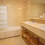 Apartament Playas De La Duquesa 68 *